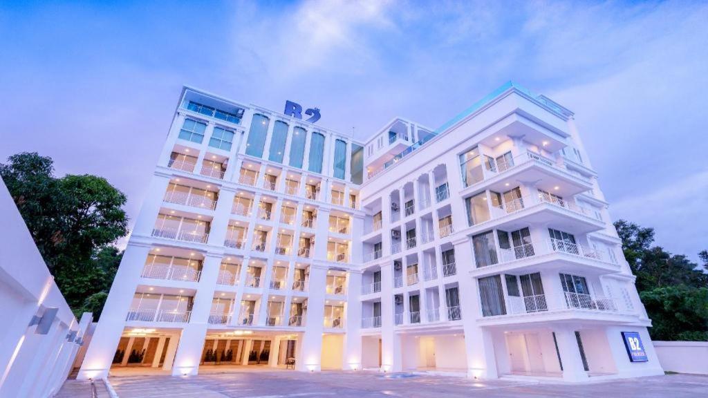B2 Phuket Premier Hotel Patong Exterior foto